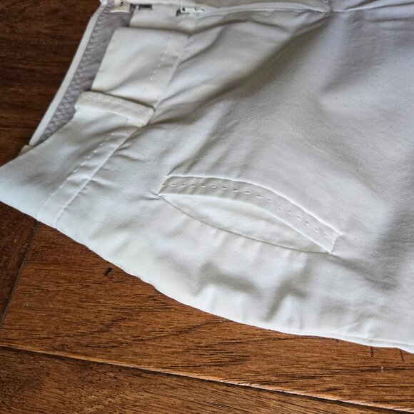 Banana Republic Women's Size  2  Martin Fit White Shorts - Picture 6 of 9